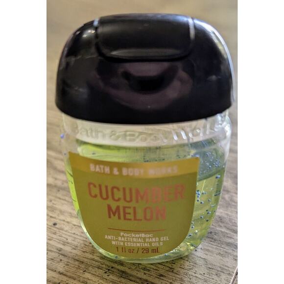 Bath & Body Works PocketBac Holder – Quilted Black Snap Case w/ Butterfly Charm - Picture 5 of 6